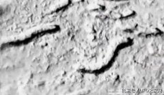 一万年前坠落南极的陨石, 上面的符号专家解释不清